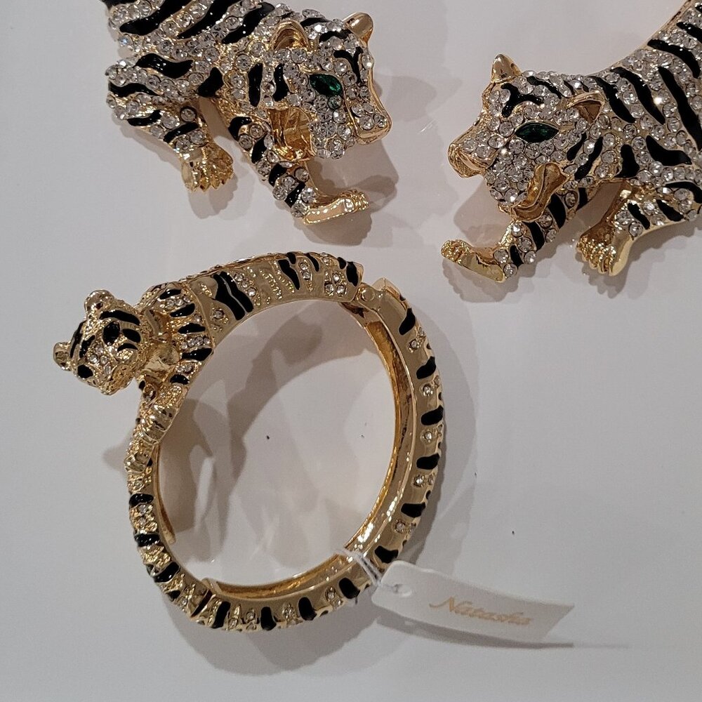 Stunning Natasha Tiger Bracelet. Sparkly. Gold Tone. New. - Picture 4 of 14